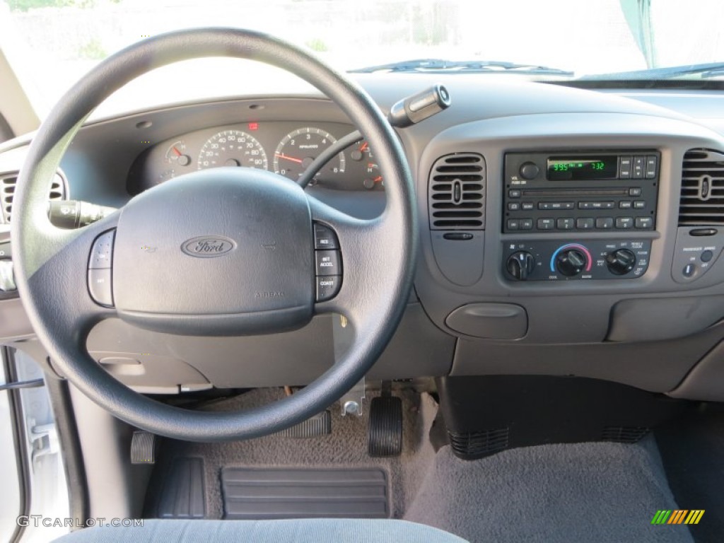 2000 Ford F150 XLT Extended Cab Medium Graphite Dashboard Photo #86062368