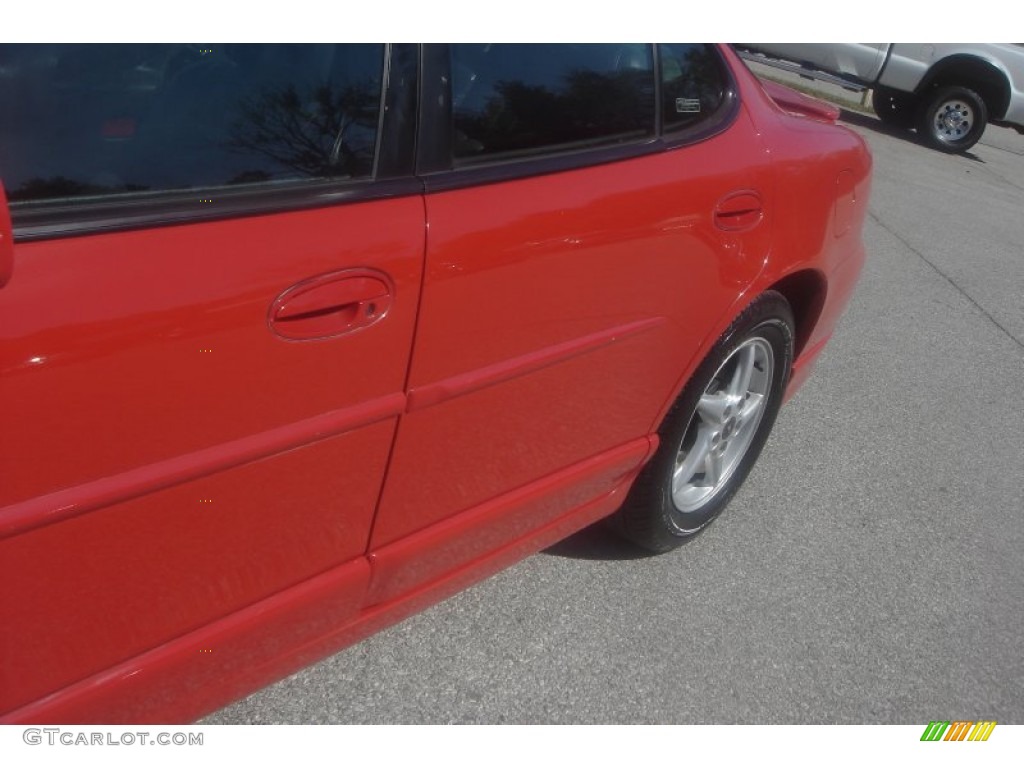 1999 Grand Prix GT Sedan - Bright Red / Graphite photo #13
