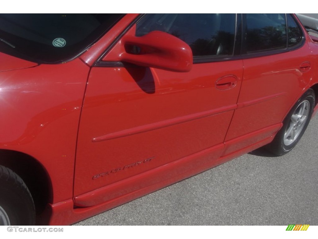1999 Grand Prix GT Sedan - Bright Red / Graphite photo #32