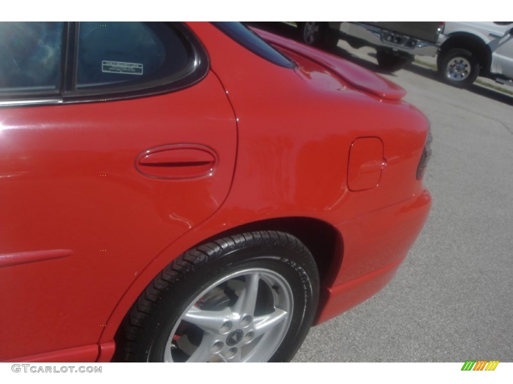 1999 Grand Prix GT Sedan - Bright Red / Graphite photo #35