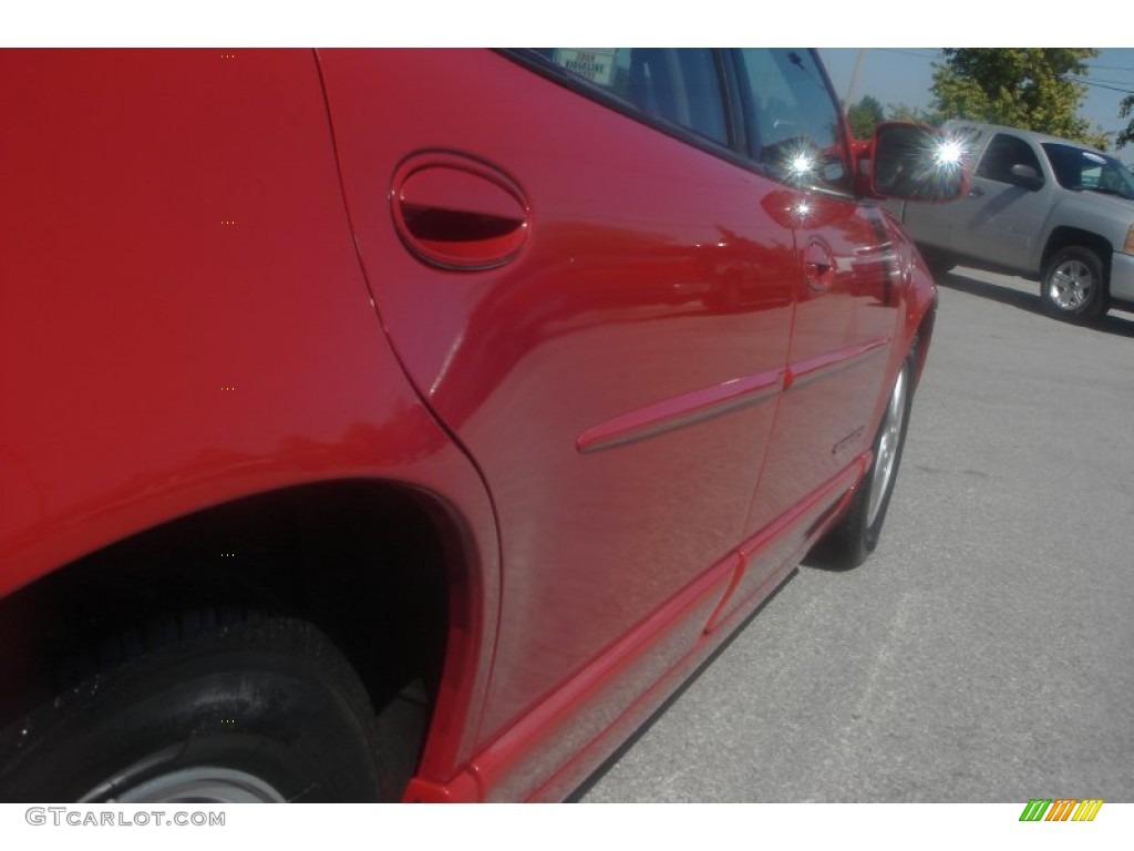 1999 Grand Prix GT Sedan - Bright Red / Graphite photo #46
