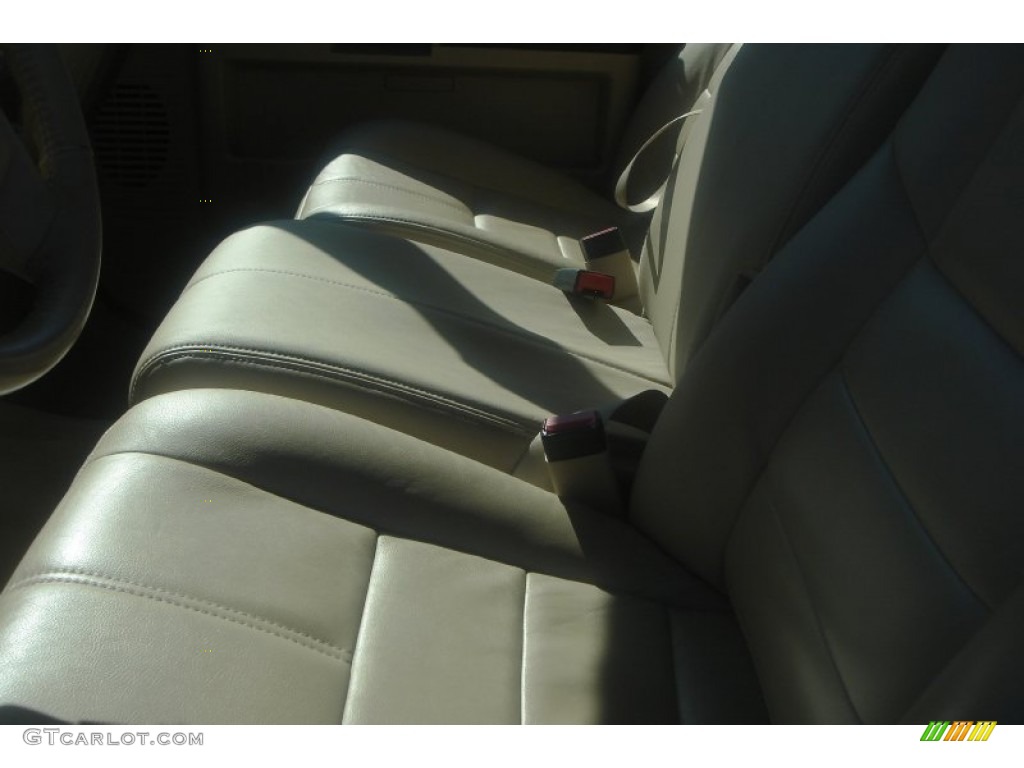 2010 F450 Super Duty Lariat Crew Cab 4x4 Dually - Bright Red / Camel photo #53