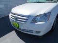 Blizzard White Pearl - Avalon Limited Photo No. 10