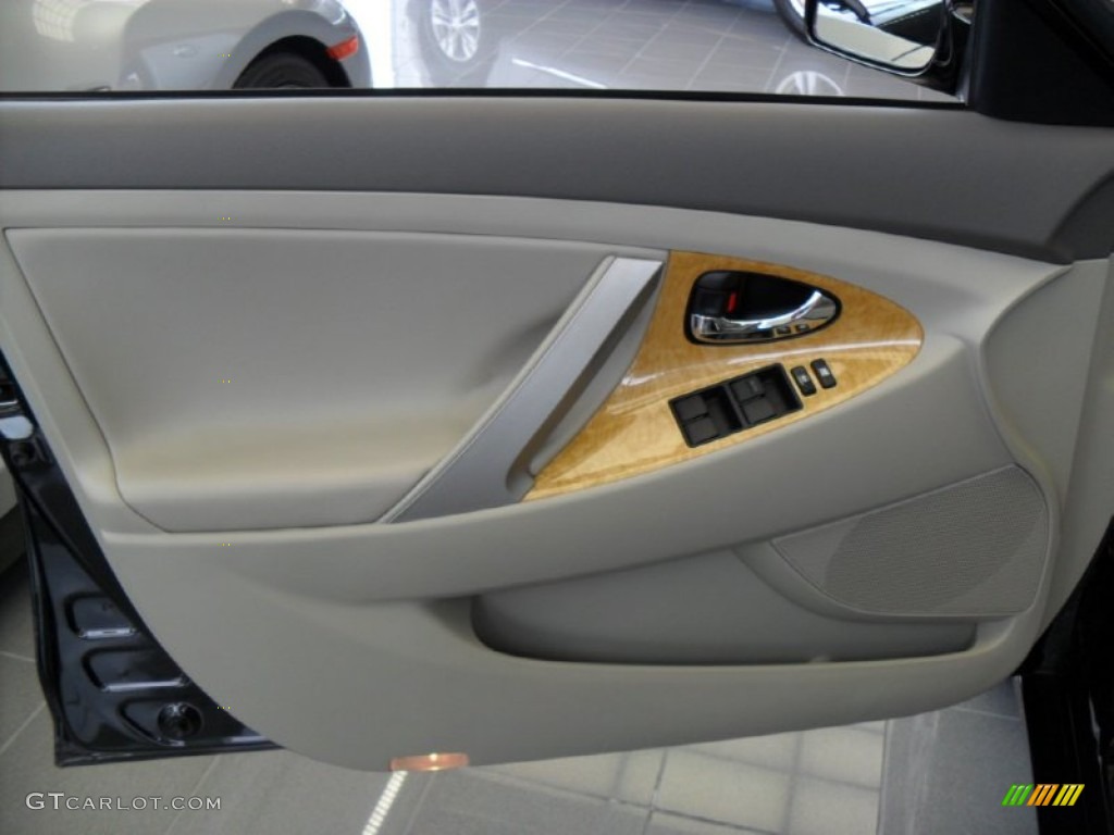 2007 Camry XLE - Black / Ash photo #31