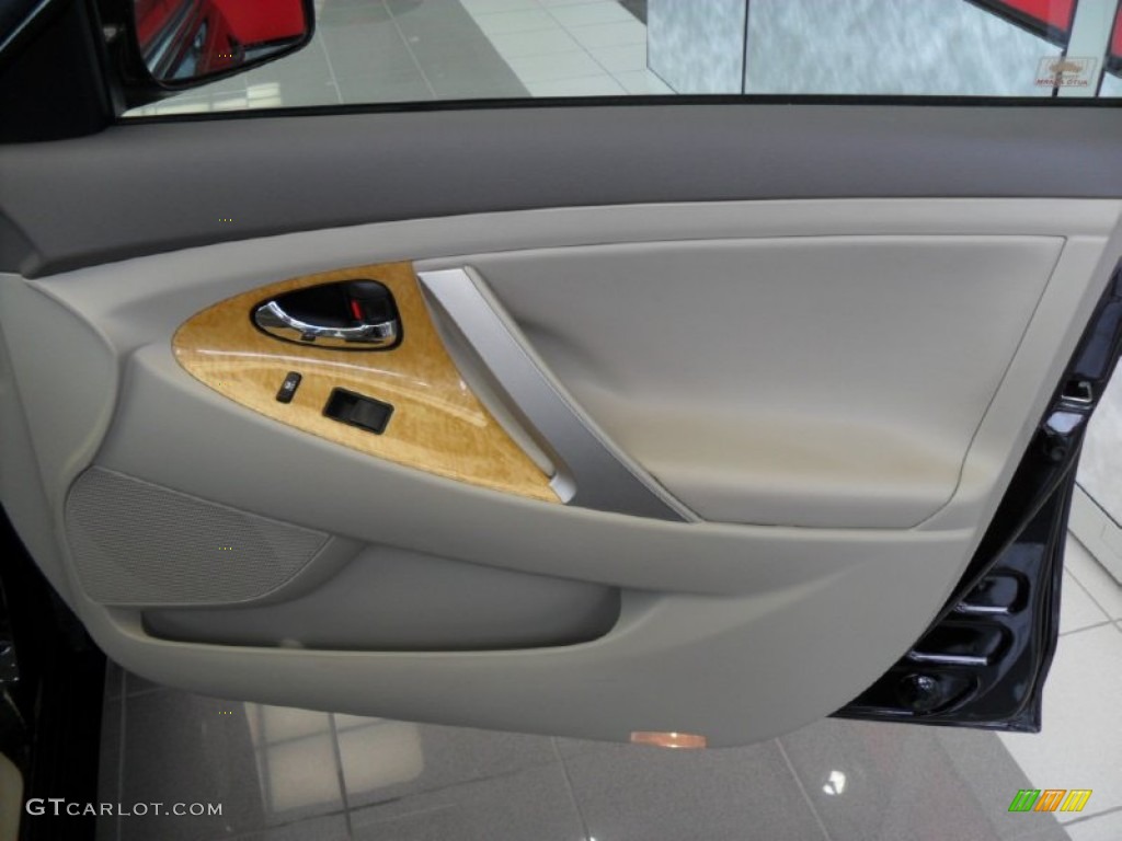 2007 Camry XLE - Black / Ash photo #32