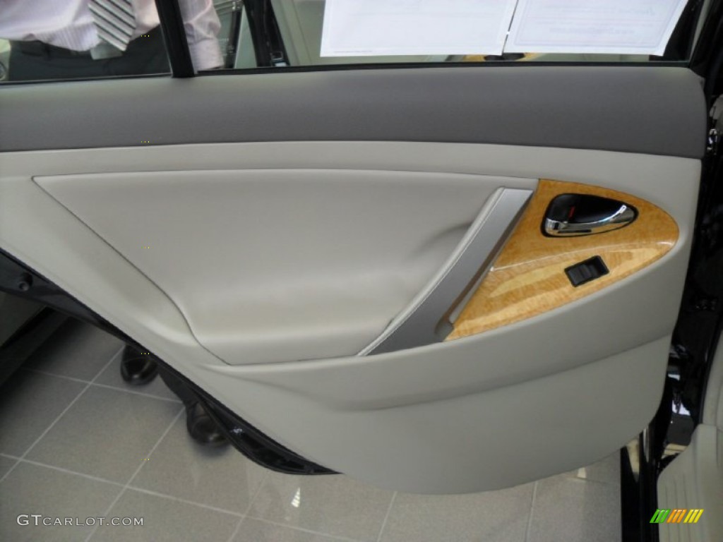 2007 Camry XLE - Black / Ash photo #33