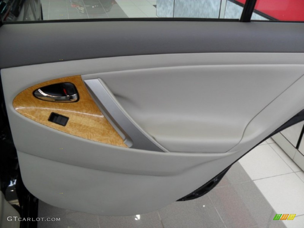 2007 Camry XLE - Black / Ash photo #34