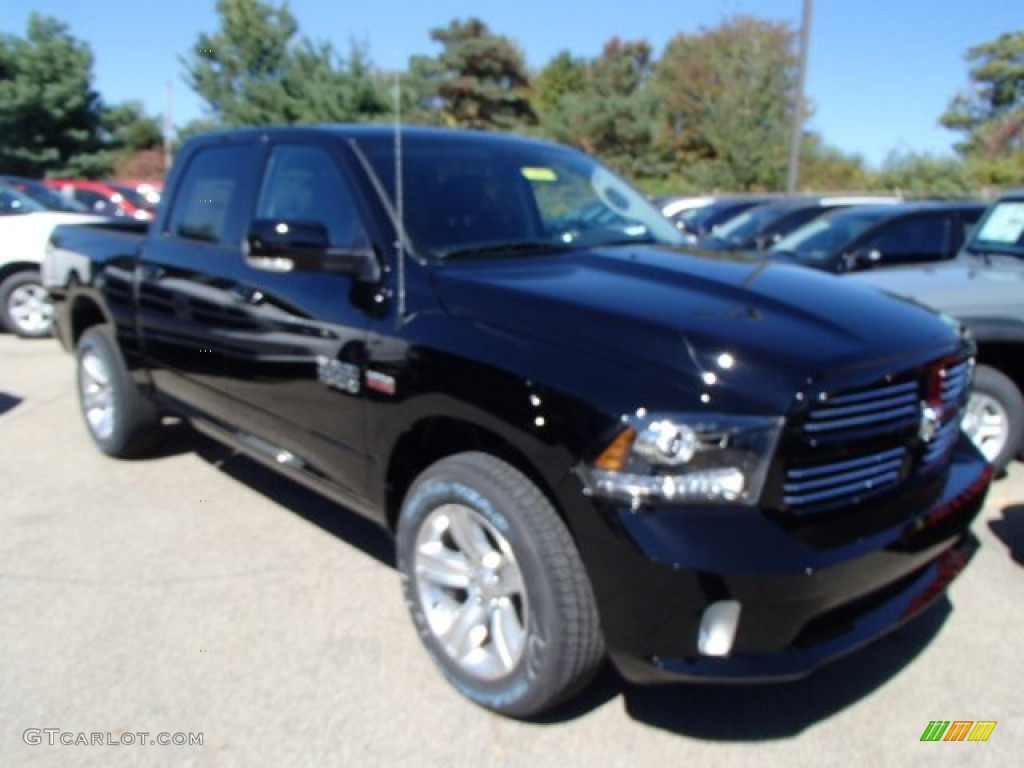 2014 1500 Sport Crew Cab 4x4 - Black / Black photo #4