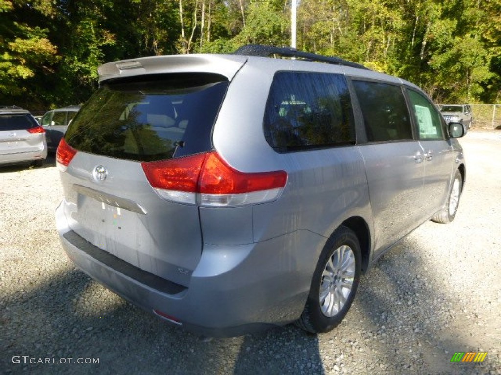 2014 Sienna XLE - Silver Sky Metallic / Light Gray photo #3