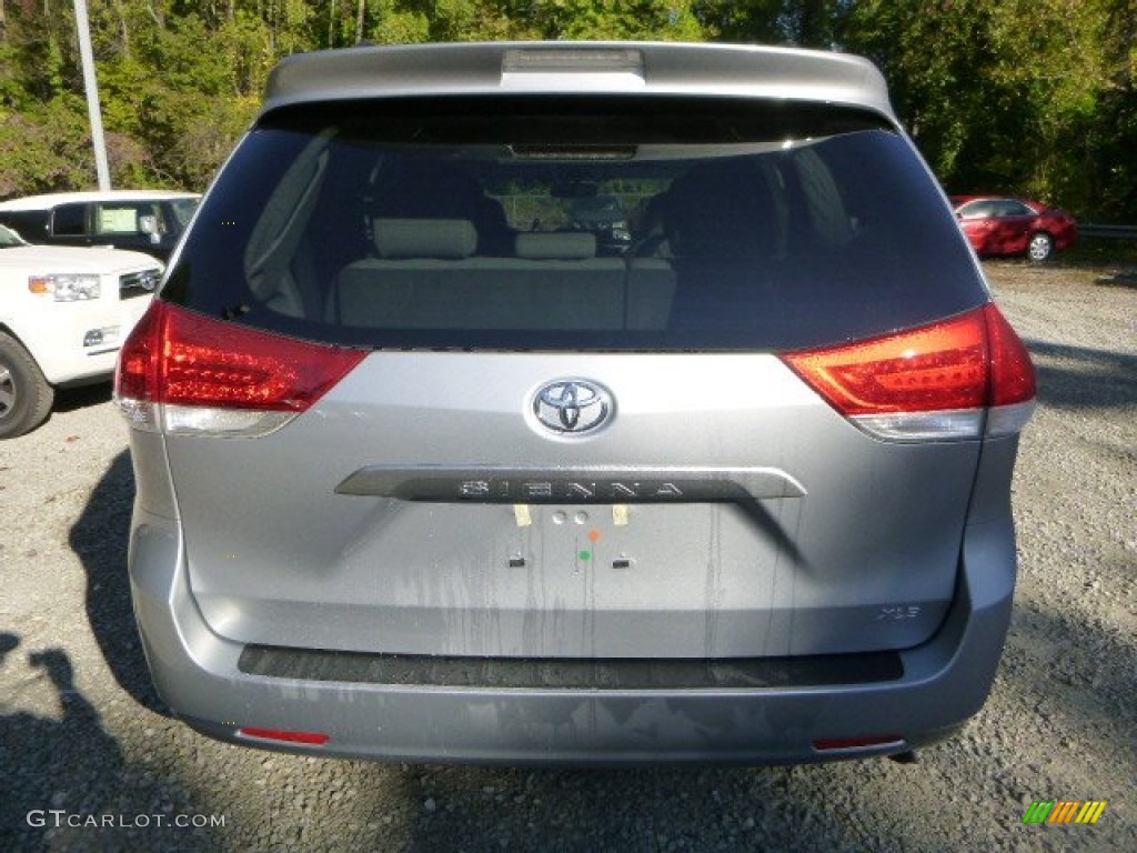 2014 Sienna XLE - Silver Sky Metallic / Light Gray photo #4