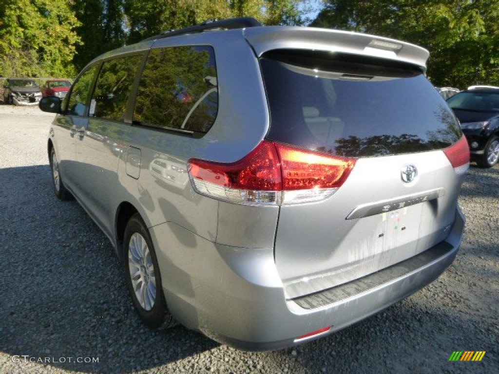2014 Sienna XLE - Silver Sky Metallic / Light Gray photo #5