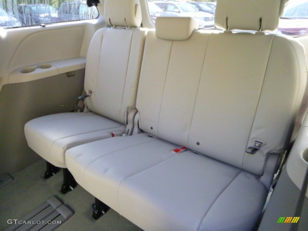 2014 Sienna XLE - Silver Sky Metallic / Light Gray photo #12