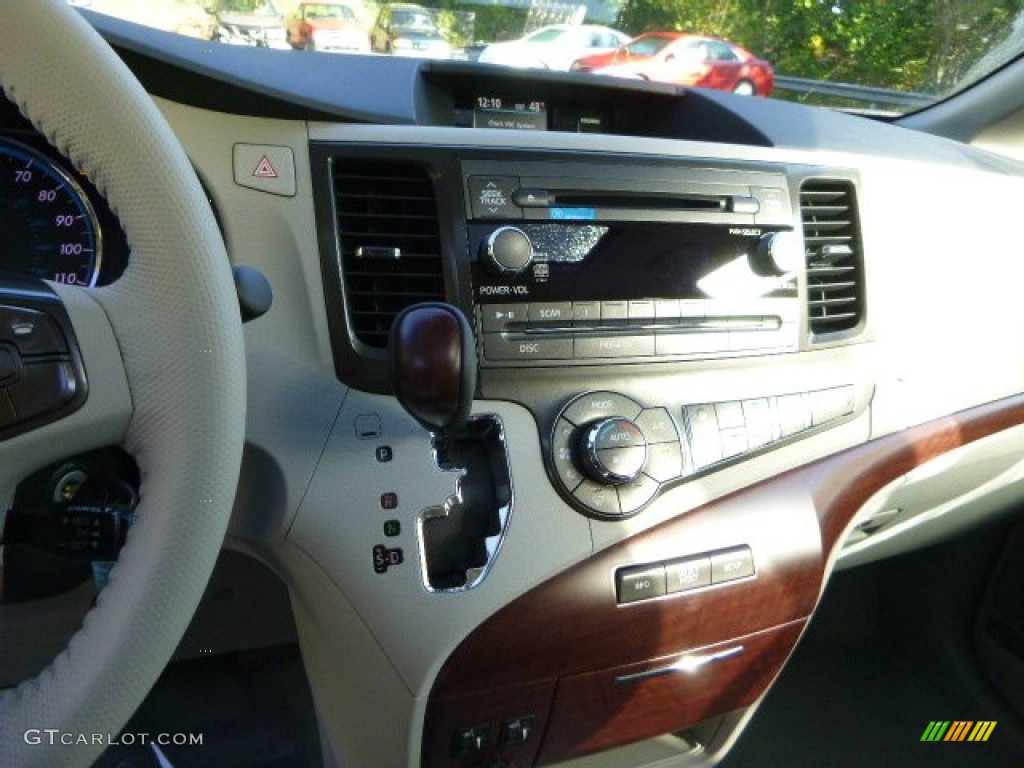 2014 Sienna XLE - Silver Sky Metallic / Light Gray photo #18