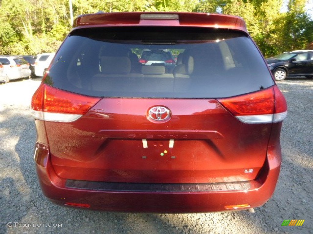2014 Sienna LE - Salsa Red Pearl / Bisque photo #4