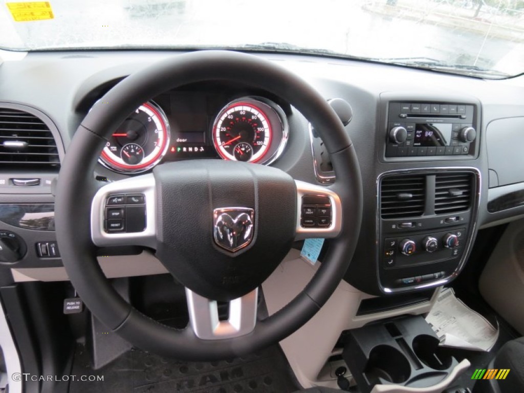 2014 Ram C/V Tradesman Black/Light Graystone Dashboard Photo #86075170