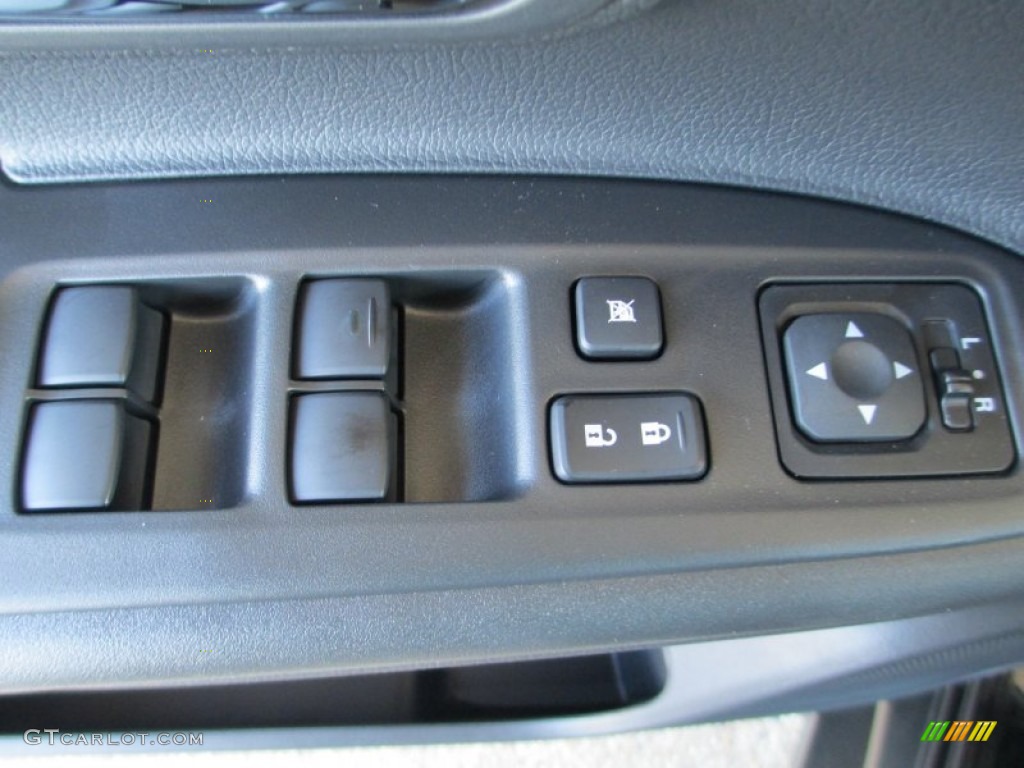 2014 Mitsubishi Outlander GT S-AWC Controls Photo #86075236
