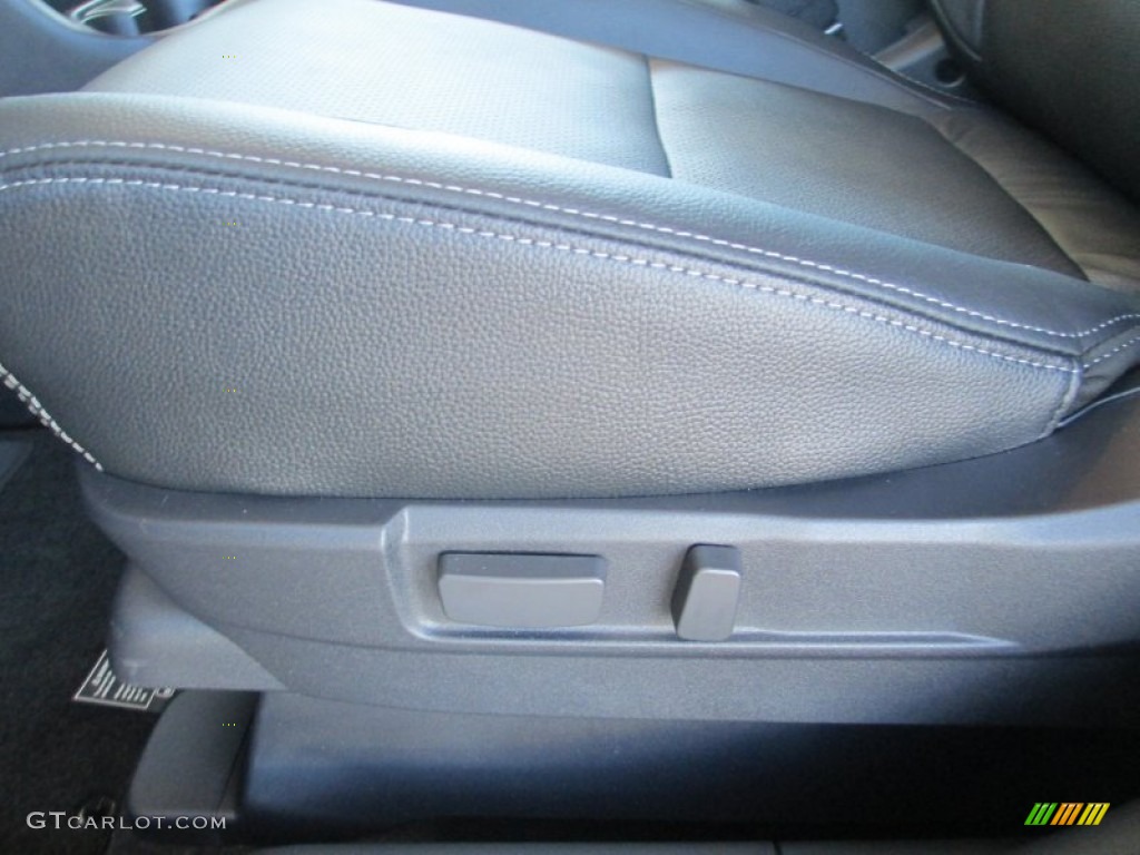 2014 Mitsubishi Outlander GT S-AWC Front Seat Photo #86075329