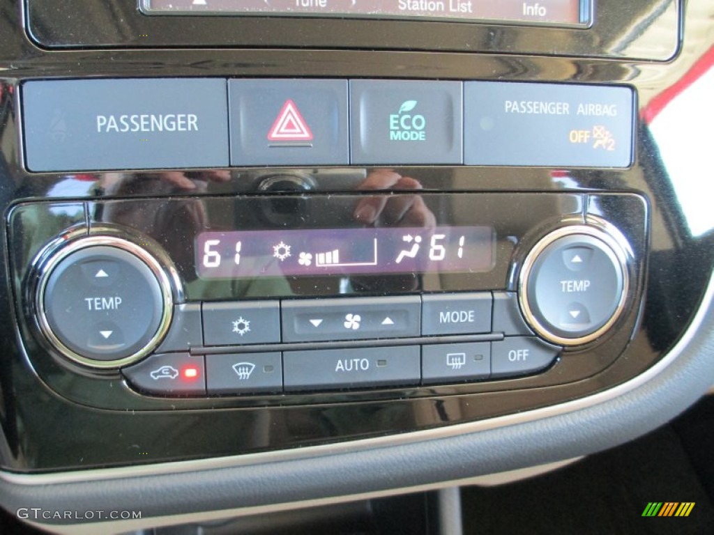 2014 Mitsubishi Outlander GT S-AWC Controls Photo #86076511