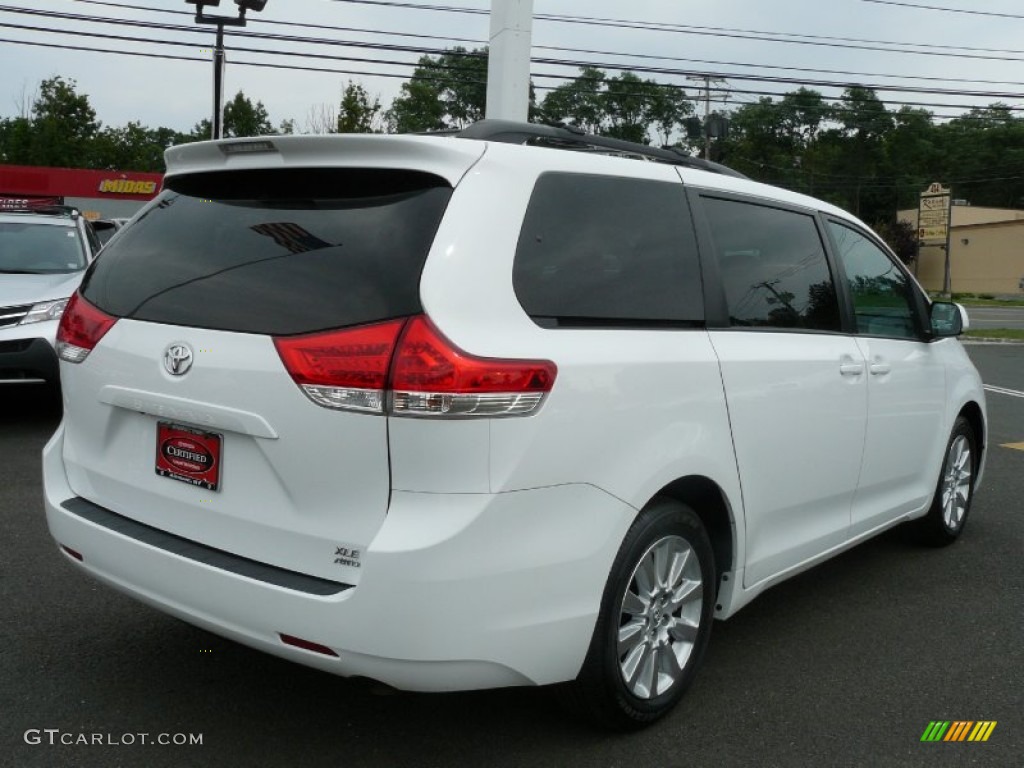 2011 Sienna XLE AWD - Super White / Bisque photo #4