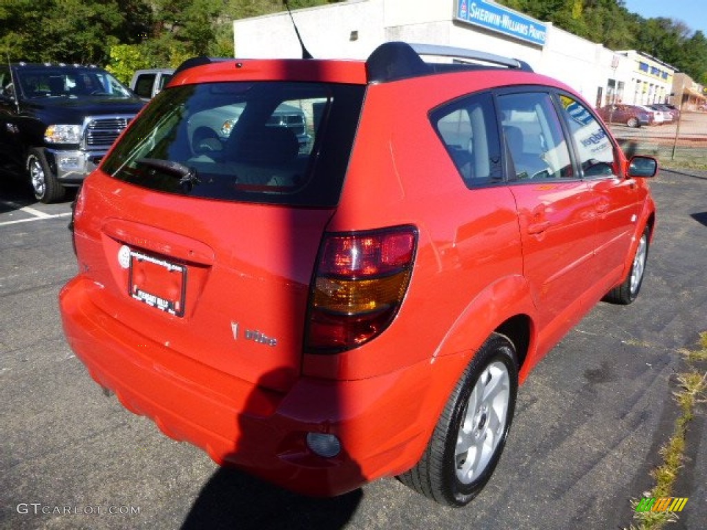 2005 Vibe AWD - Lava Red Metallic / Graphite photo #5