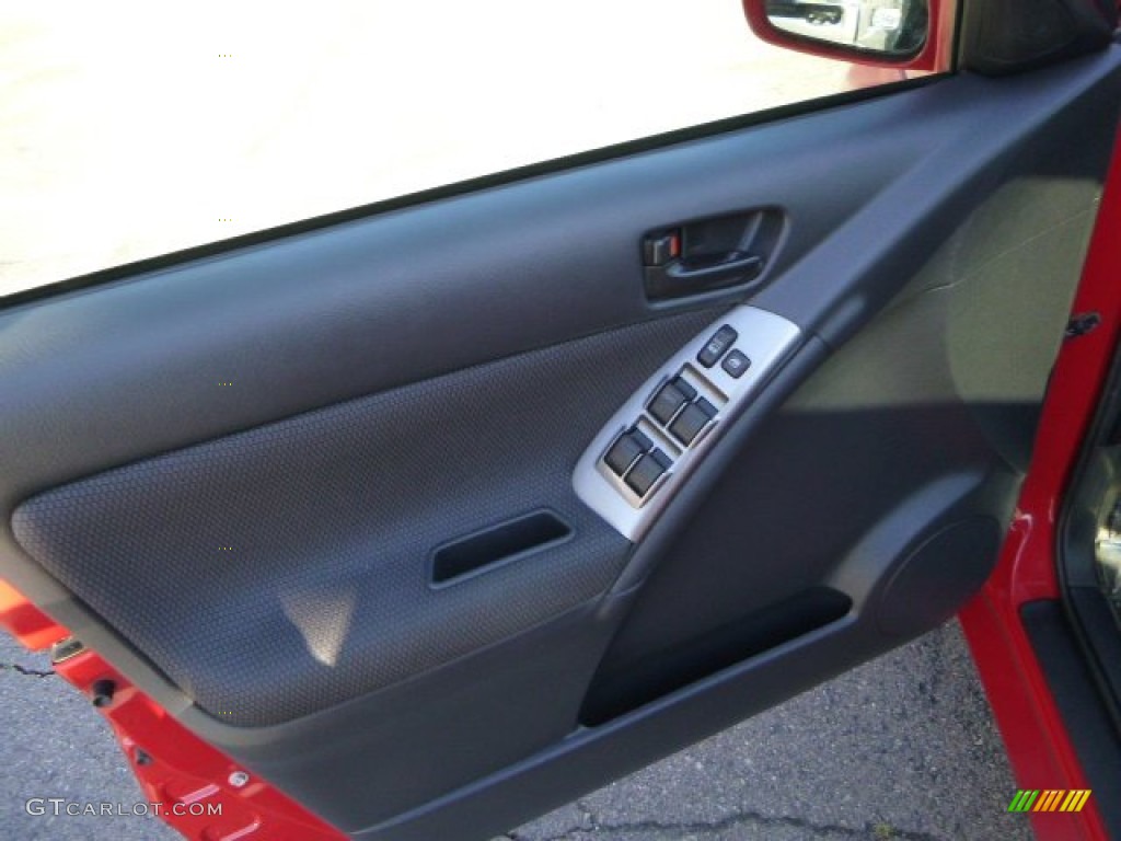 2005 Vibe AWD - Lava Red Metallic / Graphite photo #14