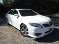 Super White - Camry SE Photo No. 2