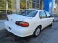 Summit White - Malibu Sedan Photo No. 4