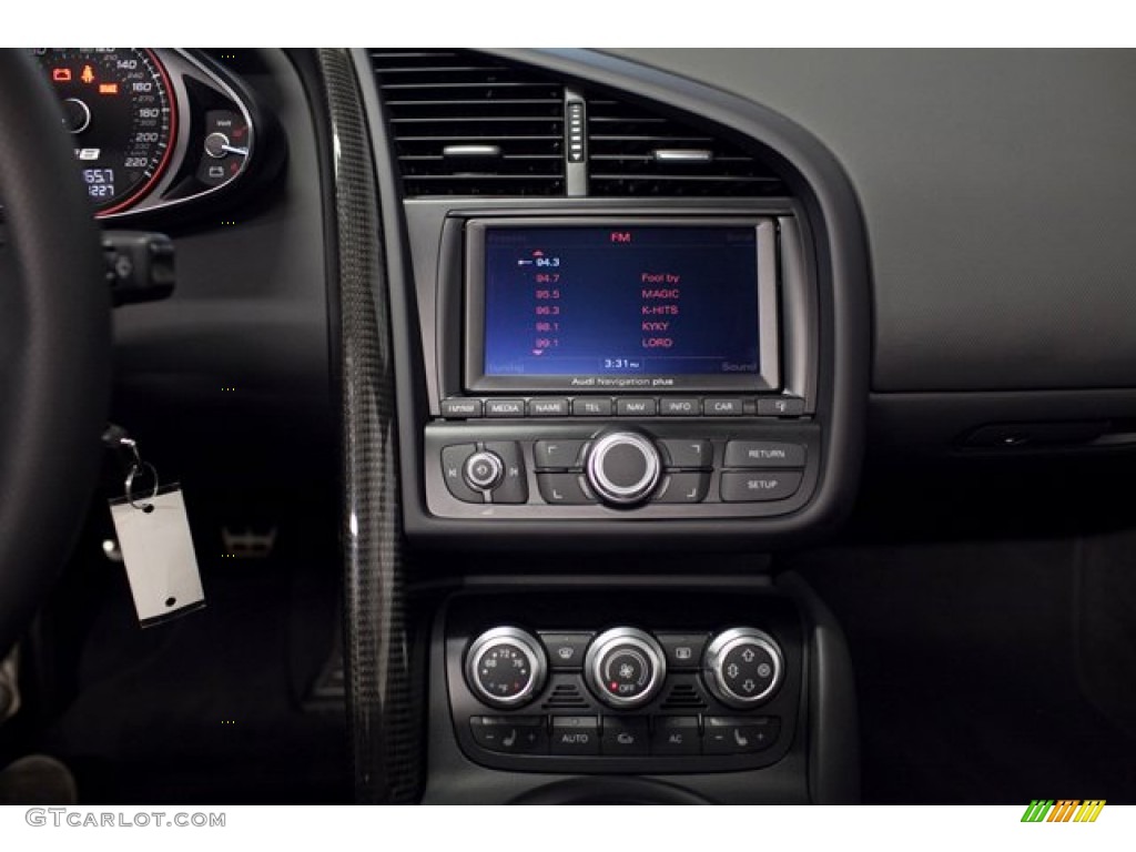 2011 Audi R8 Spyder 5.2 FSI quattro Controls Photo #86083588