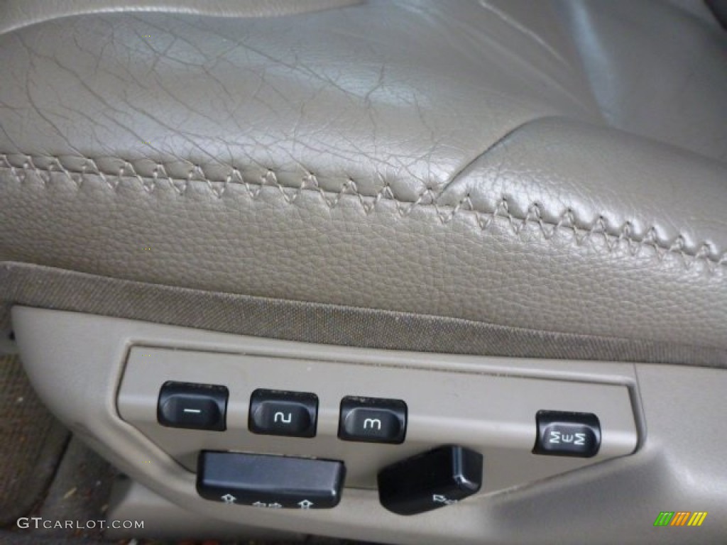 2006 XC70 AWD - Willow Green Metallic / Graphite photo #17