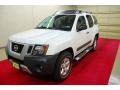Glacier White - Xterra S Photo No. 3