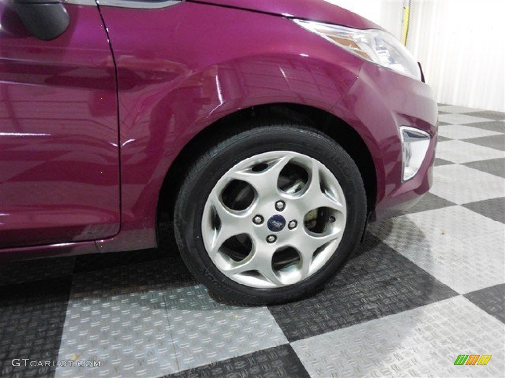 2011 Ford Fiesta SEL Sedan Wheel Photos