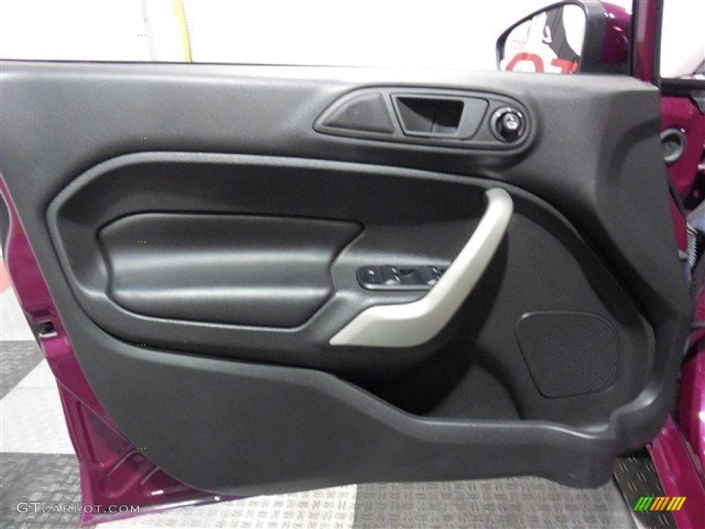 2011 Fiesta SEL Sedan - Bright Magenta Metallic / Plum/Charcoal Black Leather photo #9