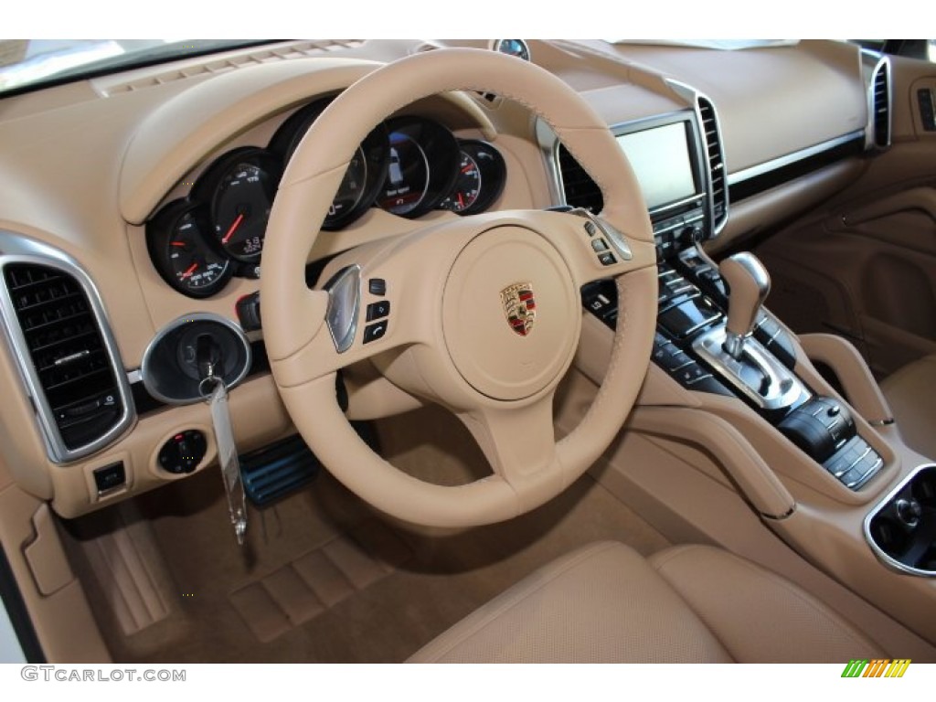 2014 Porsche Cayenne S Hybrid Luxor Beige Steering Wheel Photo #86091901