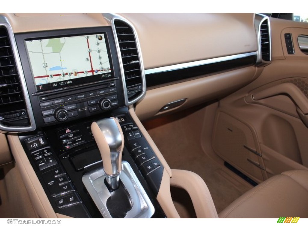 2014 Porsche Cayenne S Hybrid Controls Photo #86091952