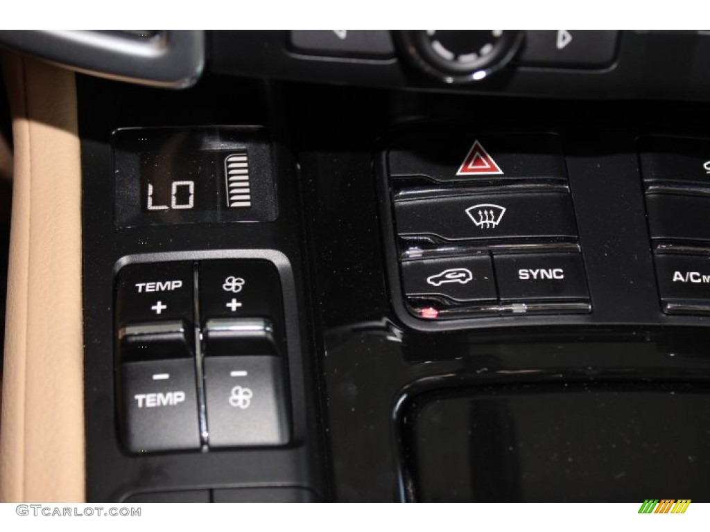 2014 Porsche Cayenne S Hybrid Controls Photo #86092117