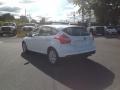 Oxford White - Focus SE 5-Door Photo No. 5
