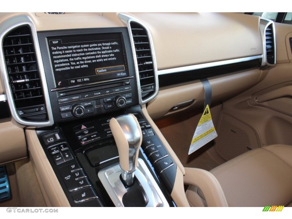 2014 Porsche Cayenne S Hybrid Controls Photo #86092849