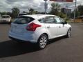 Oxford White - Focus SE 5-Door Photo No. 7