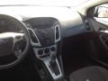 Oxford White - Focus SE 5-Door Photo No. 12