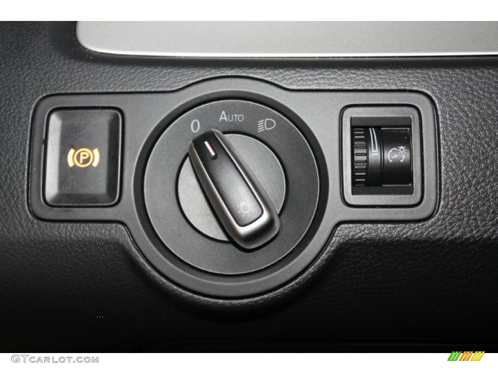2011 Volkswagen CC Sport Controls Photo #86097595