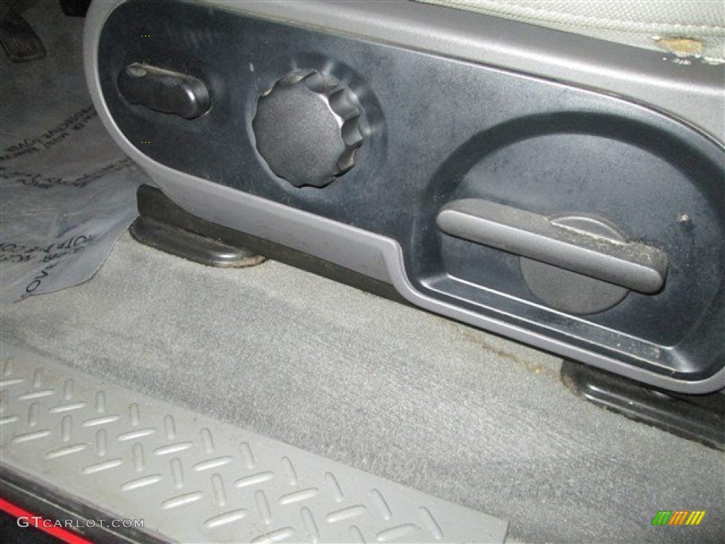 2004 F150 XLT SuperCrew - Bright Red / Medium/Dark Flint photo #14