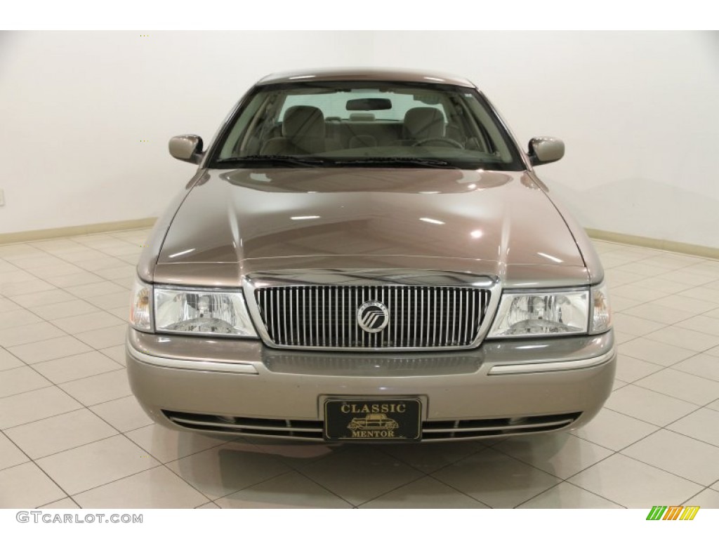 2004 Grand Marquis GS - Arizona Beige Metallic / Medium Parchment photo #2