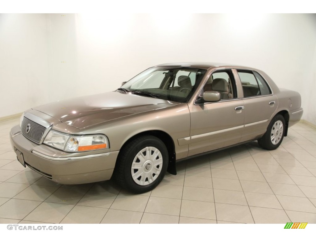 2004 Grand Marquis GS - Arizona Beige Metallic / Medium Parchment photo #3