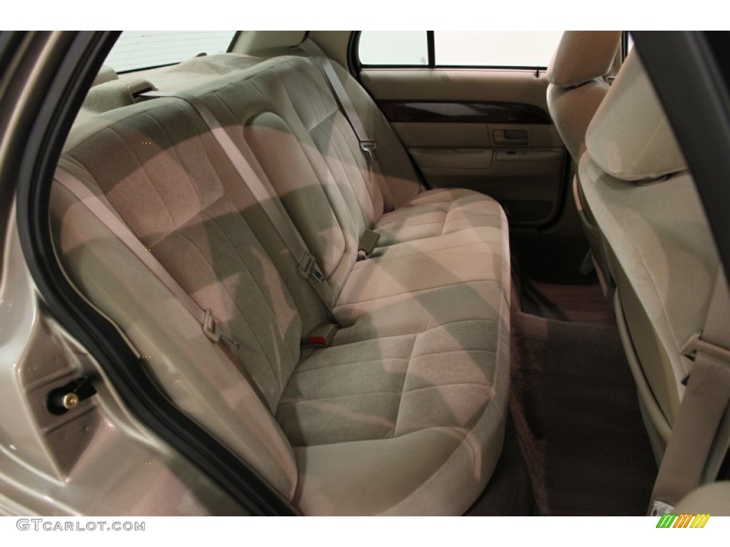 2004 Grand Marquis GS - Arizona Beige Metallic / Medium Parchment photo #10