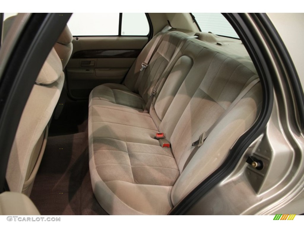 2004 Grand Marquis GS - Arizona Beige Metallic / Medium Parchment photo #11