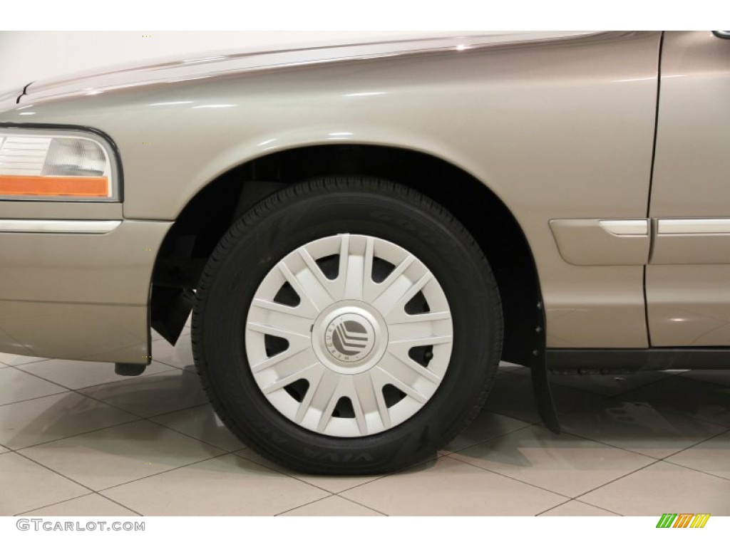 2004 Grand Marquis GS - Arizona Beige Metallic / Medium Parchment photo #14