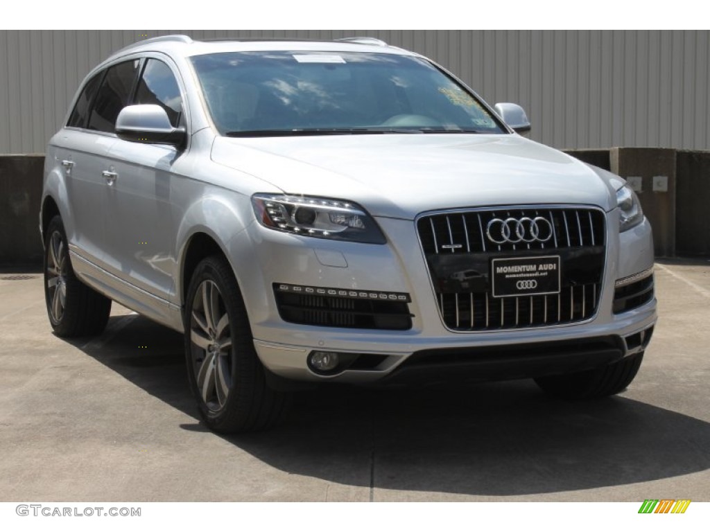 Ice Silver Metallic Audi Q7