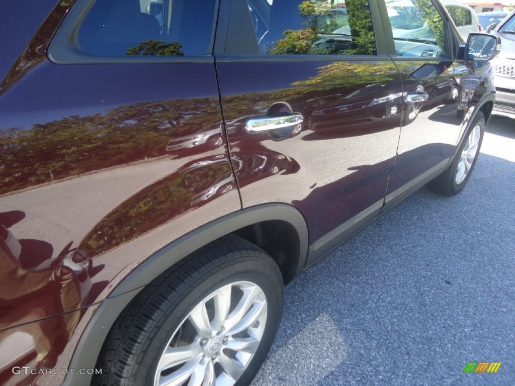 2011 Sorento EX - Dark Cherry / Beige photo #38