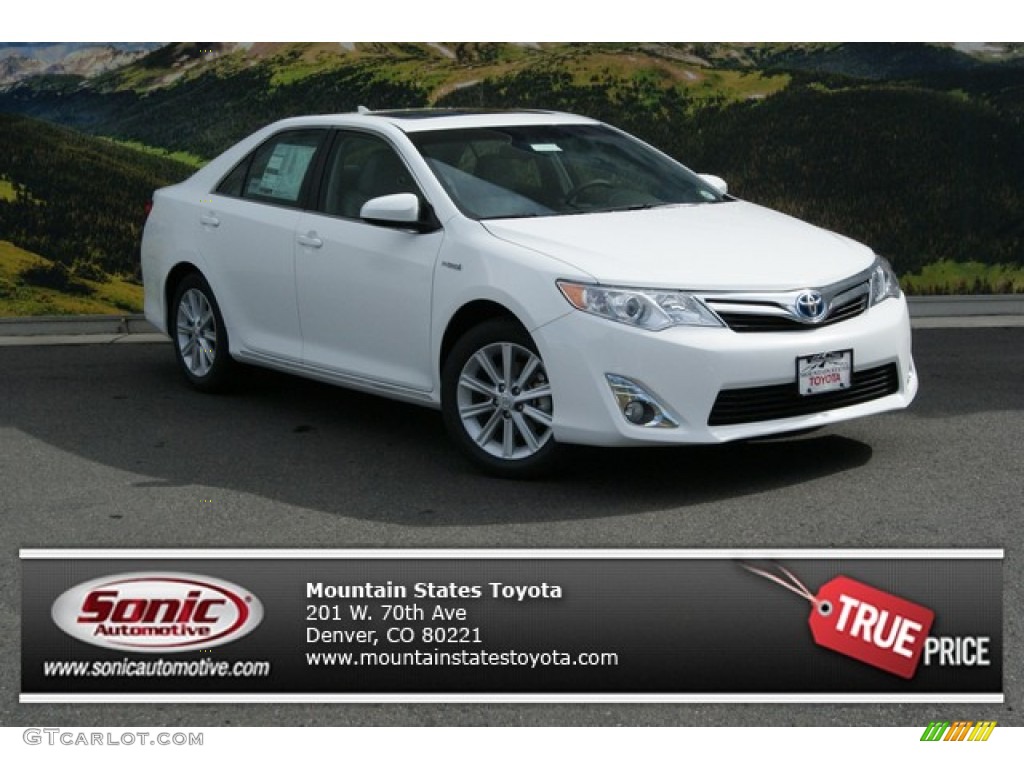 2014 Camry Hybrid XLE - Super White / Ivory photo #1