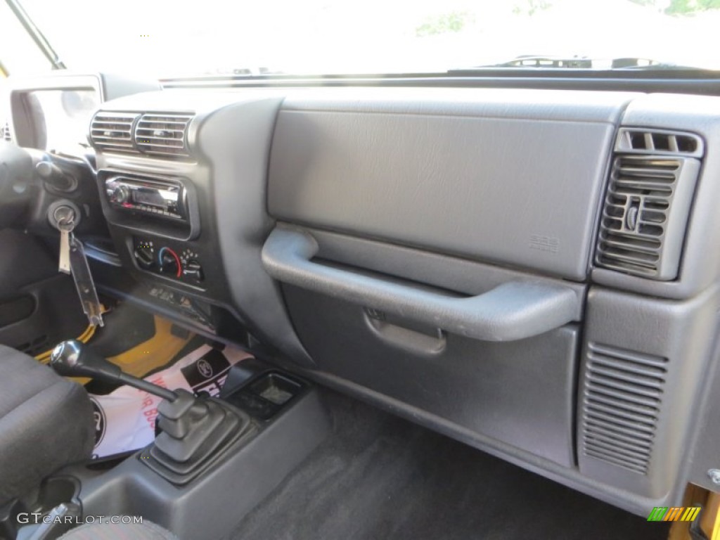 2004 Wrangler Rubicon 4x4 - Solar Yellow / Dark Slate Gray photo #24